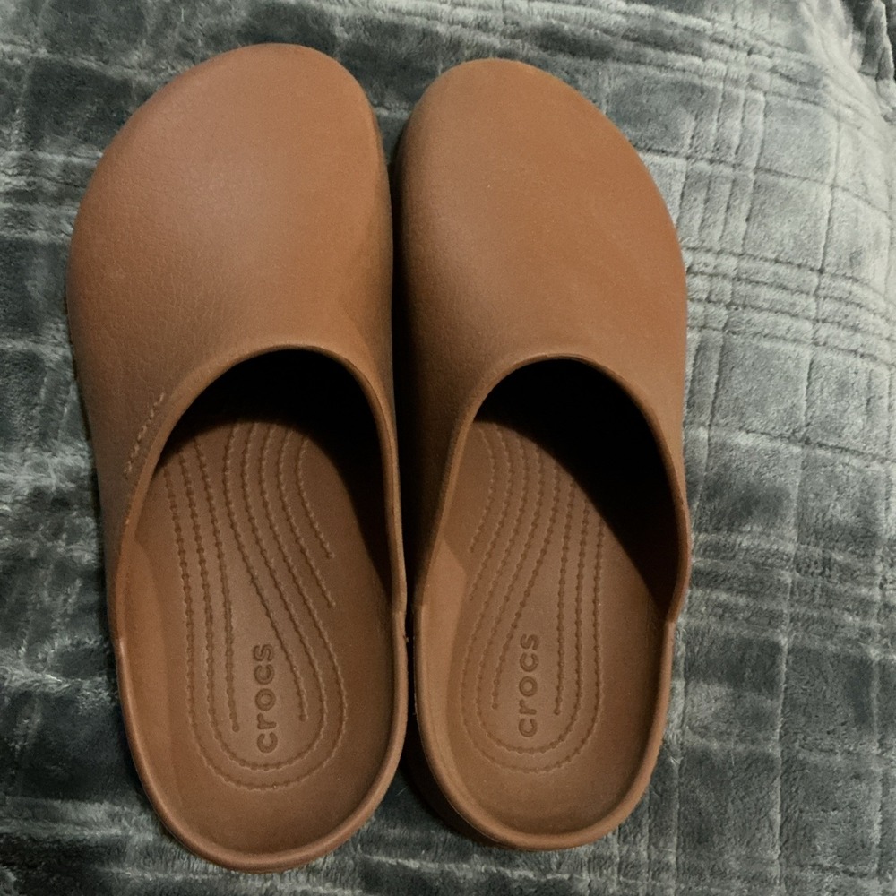 Crocs Dylan Cognac Tan Clogs Mens 9 Womens 11 Slip Ons Mules Gently Used